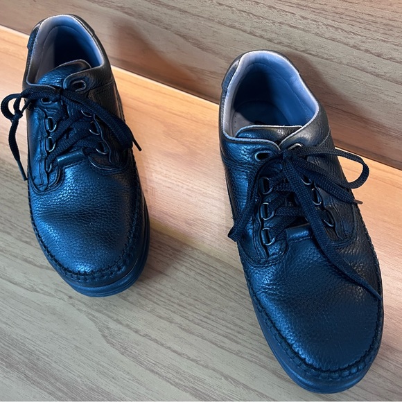 Clarks Black Leather Caribou Men Shoe / Size 8 - Picture 3 of 16